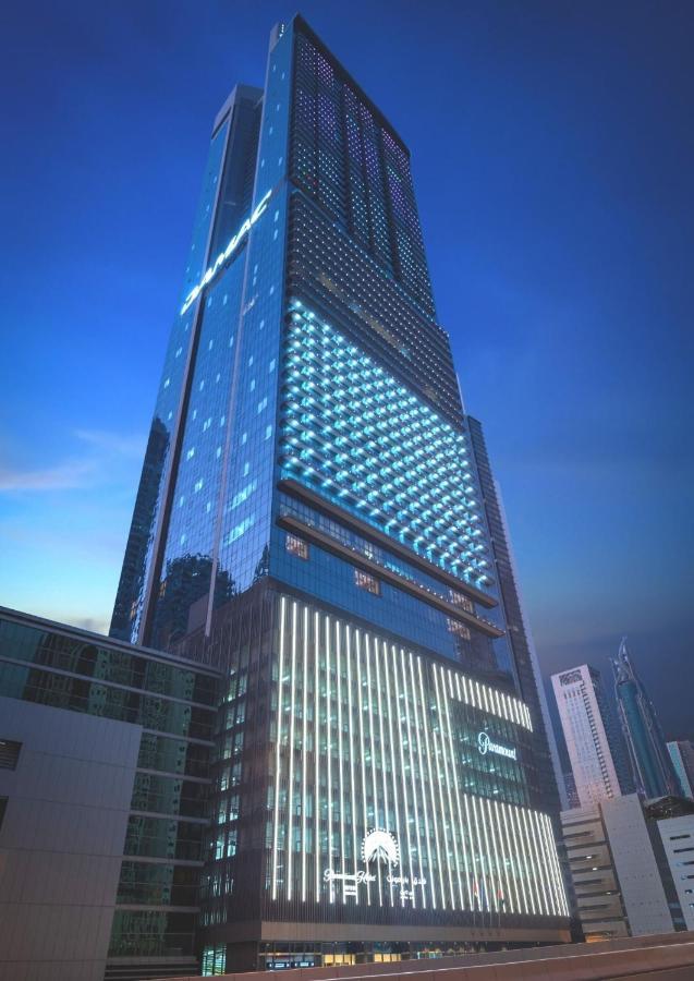 Paramount Hotel Midtown Dubai Exterior photo The hotel at night
