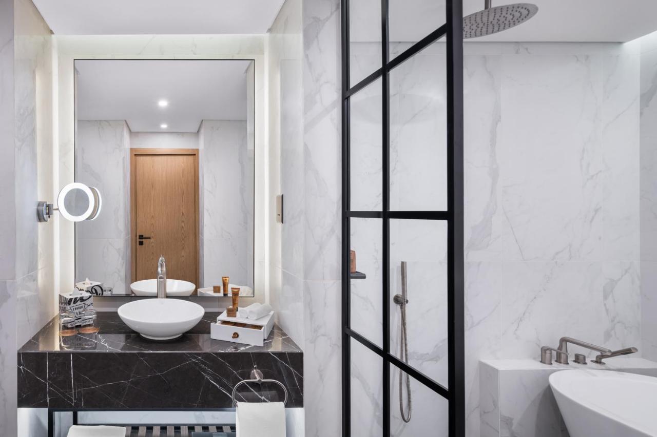 Paramount Hotel Midtown Dubai Exterior photo Bathroom